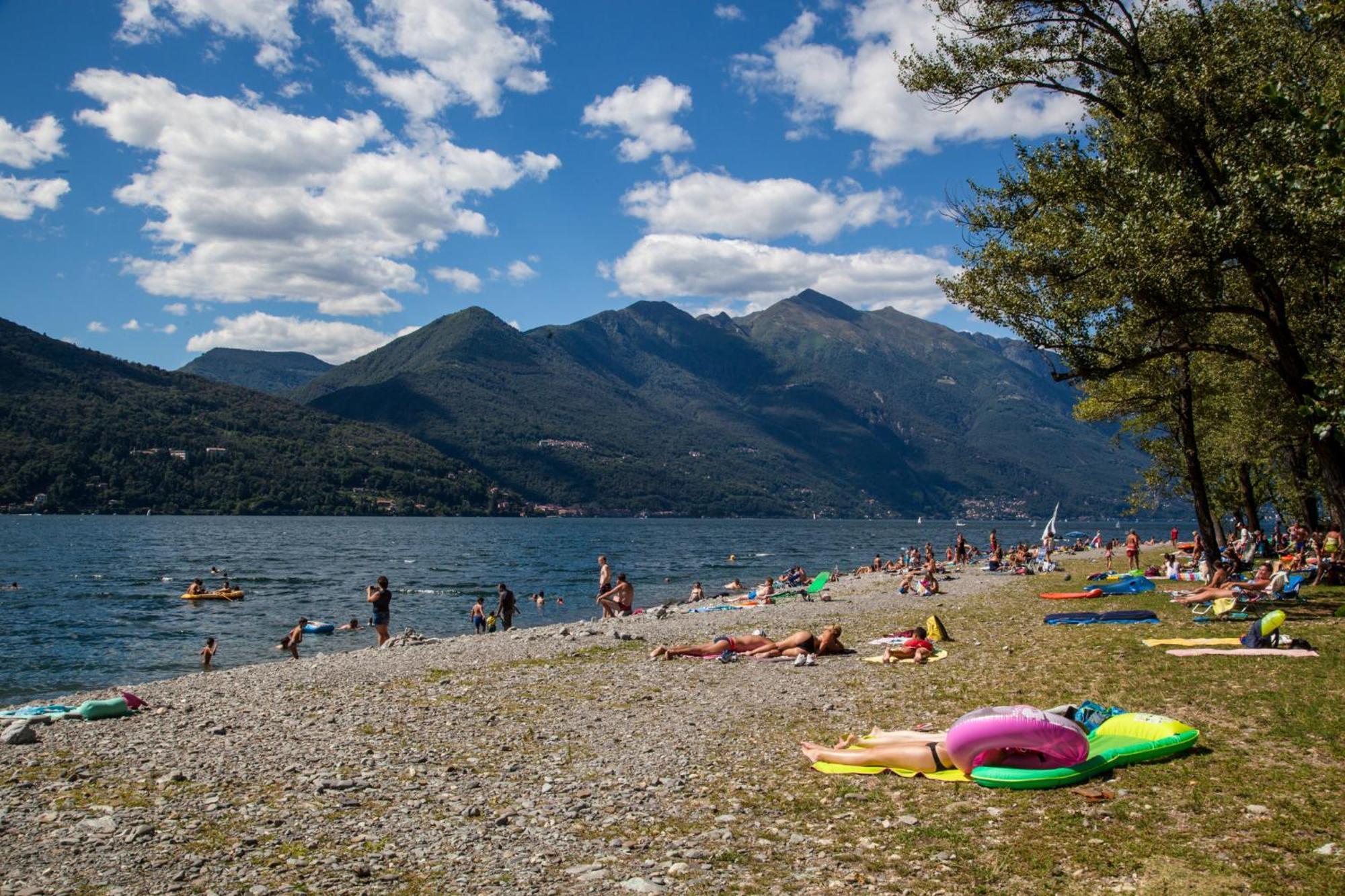 Casa Del Borgo "Aria & Acqua" Sul Lago Maggiore Maccagno Luaran gambar
