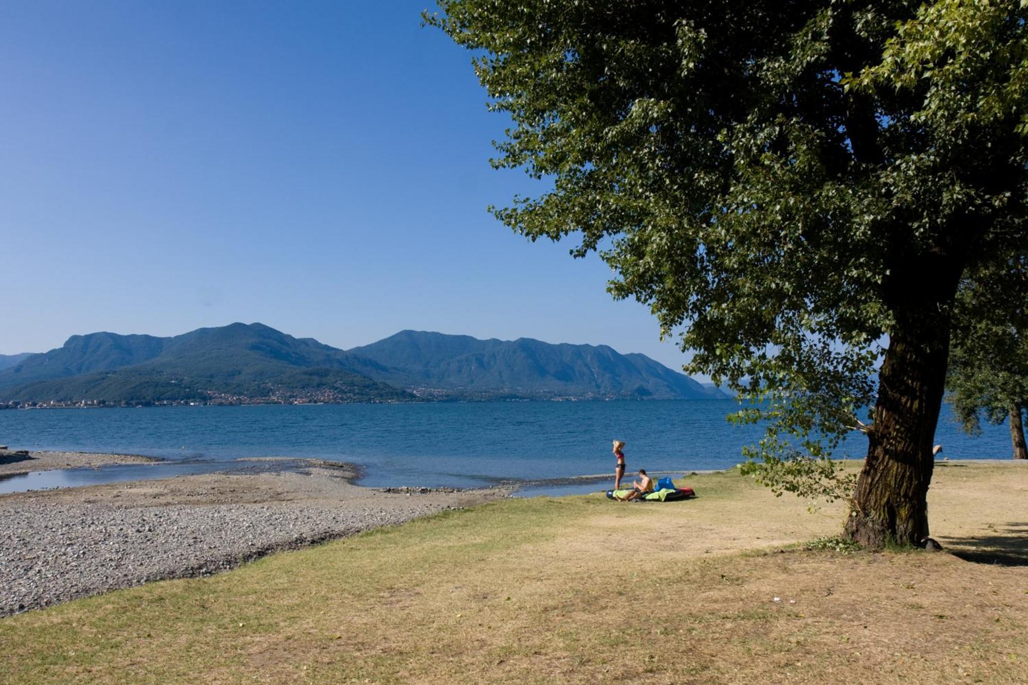 Casa Del Borgo "Aria & Acqua" Sul Lago Maggiore Maccagno Luaran gambar
